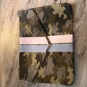 Stella & Dot Bellamy Clutch - NEW